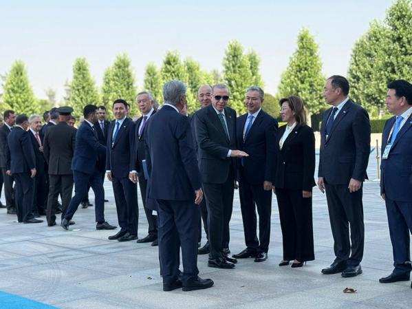 Cumhurbaşkanı Erdoğan, Kazakistan Cumhurbaşkanı Tokayevi resmi törenle karşıladı