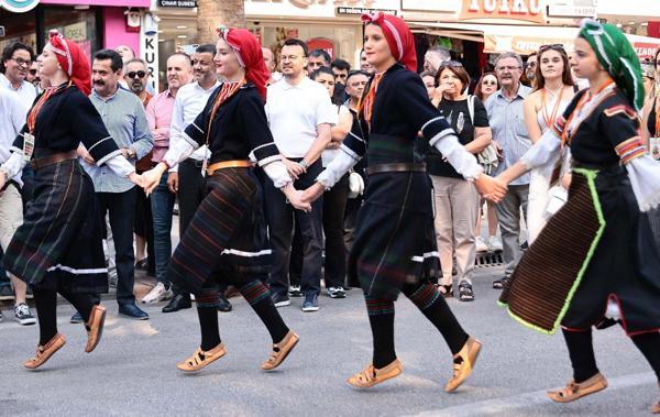 Denizlide 18inci Uluslararası Halk Dansları Festivali coşkusu başladı