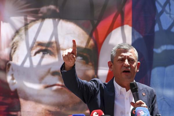 Özlem Çerçioğlundan, Özgür Özel hakkında suç duyurusu