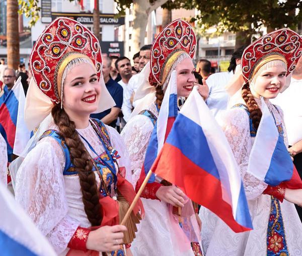 Denizlide 18inci Uluslararası Halk Dansları Festivali coşkusu başladı