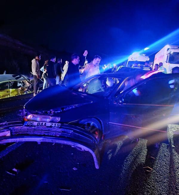 Eskişehir’de polis aracının da karıştığı zincirleme kaza; 8 yaralı