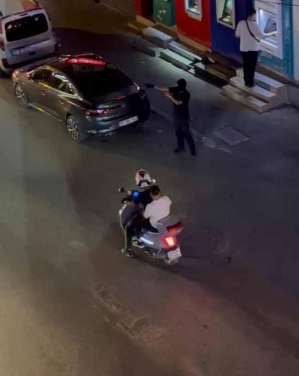 Kar maskesi takıp kuyumcu dükkanını kurşunladı; o anlar kamerada
