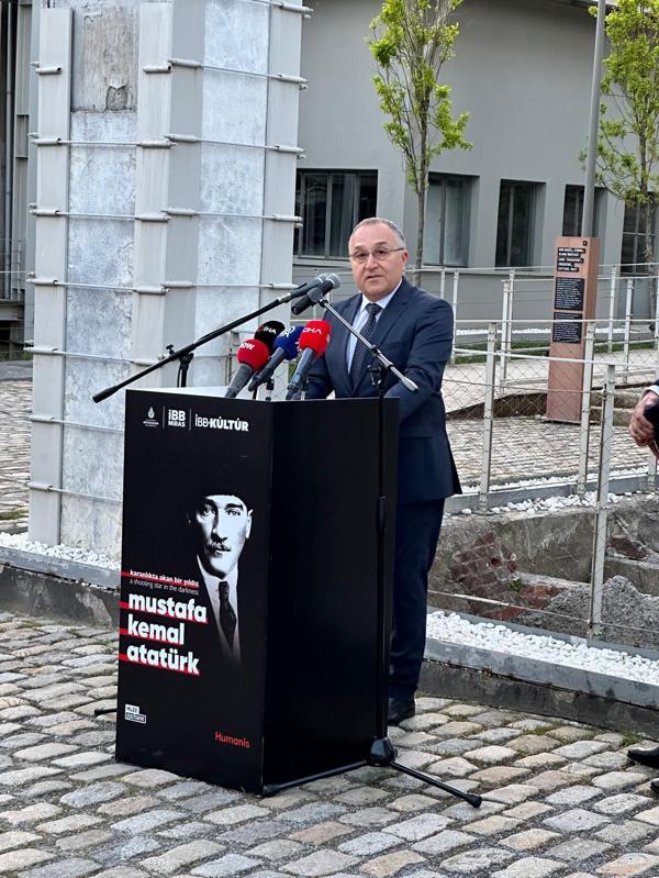 ‘Karanlıkta Akan Bir Yıldız: Mustafa Kemal Atatürk’ sergisi Humanis organizasyonu ile İstanbul’da açıldı