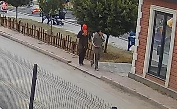 Girdikleri dairelerden 755 bin liralık altın ve saat çalan şüpheliler: Arkadaşımızı ziyarete gitmiştik