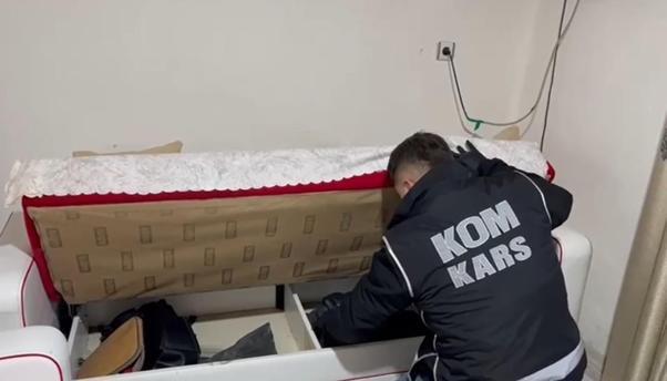 Karsta silah tacirlerine dron destekli operasyon: 10 gözaltı