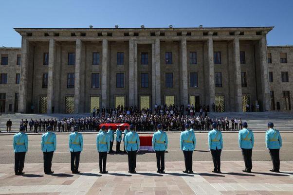 Eski Sağlık Bakanı Şıvgın için TBMMde tören