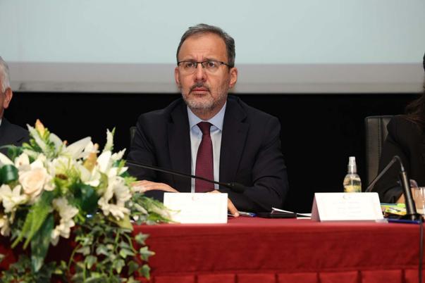 Kasapoğlu: Türkiye’nin tüm imkanları, tüm evlatlarınındır