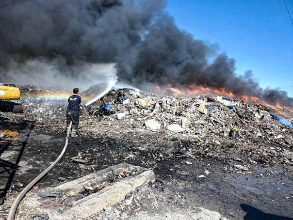 Adanada geri dönüşüm fabrikasında çıkan yangın kontrol altında