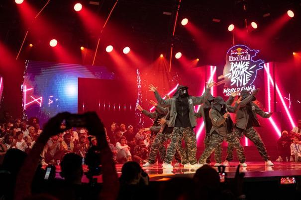 Uluslararası sokak dansı yarışmasını Japon dansçı kazandı