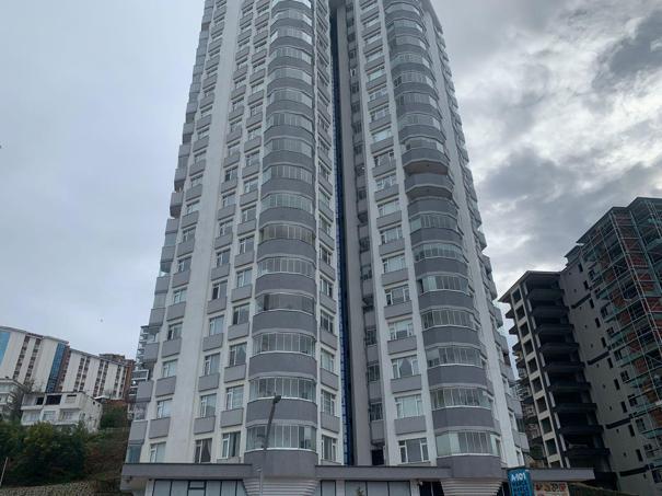 Akademisyen Gülçin, 10’uncu kattaki evinin balkonundan düşüp öldü