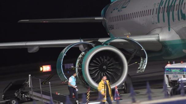 Cidde seferi için havalanan uçak, motor arızası nedeniyle acil iniş yaptı