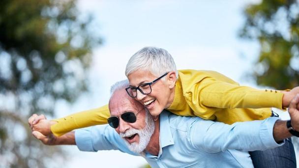 Sağlıklı yaş alma platformu, 50 yaş üstüne yaşam rehberliği sunuyor