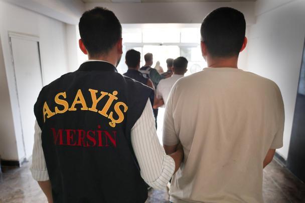 Mersin’de dolandırıcılık operasyonu: 4 gözaltı