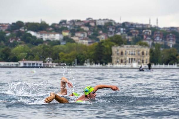 İstanbul Boğazı’nda yüzme yarışında Rus yüzücü kayboldu; soruşturma başlatıldı