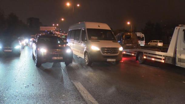 Ümraniyede 8 aracın karıştığı zincirleme kaza; trafik yoğunluğu oluştu