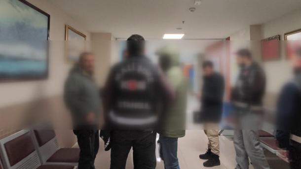 Üsküdar Devlet Hastanesinde hastalardan rüşvet aldığı iddia edilen 2 doktor adliyeye sevk edildi
