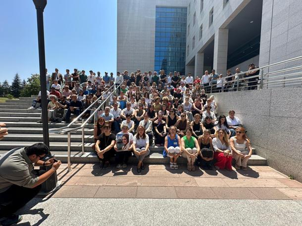 Boşanma aşamasındaki eşi tarafından boğazı kesilen Saliha, kurtarılamadı