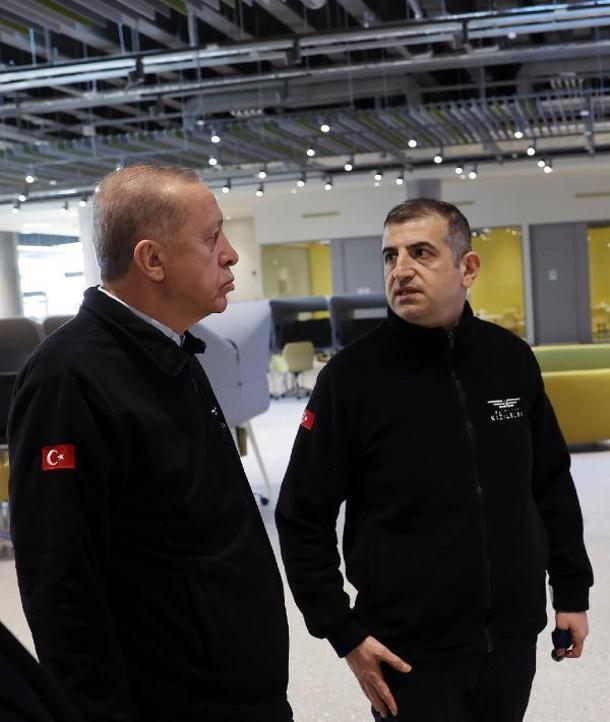 Cumhurbaşkanı Erdoğan Özdemir Bayraktar Millî Teknoloji Merkezini ziyaret etti