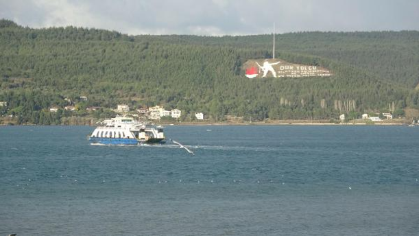 Gökçeada ve Bozcaada feribot seferlerine fırtına engeli