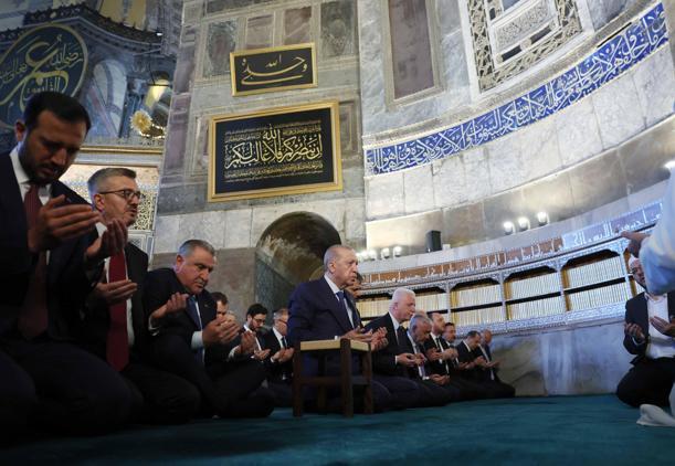 Cumhurbaşkanı Erdoğan, cuma namazını Ayasofya-i Kebir Cami-i Şerifinde kıldı