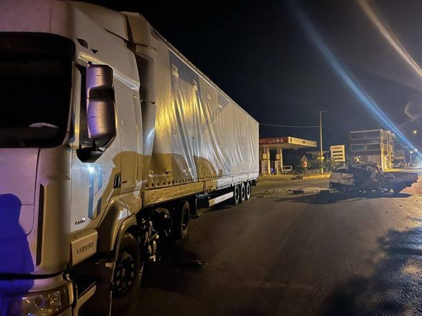 TIR ile çarpışan kamyonetin sürücüsü 27 gün sonra hayatını kaybetti