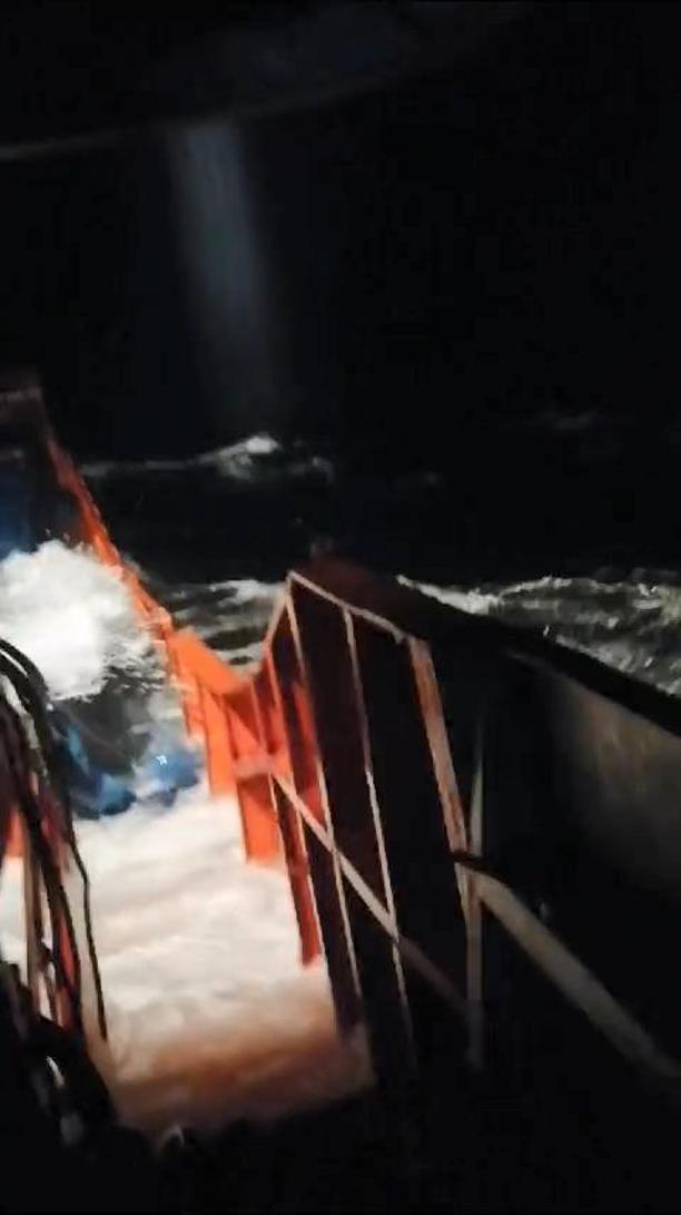 Marmarada batan geminin kayıp 6 mürettebatından birinin cansız bedenine ulaşıldı