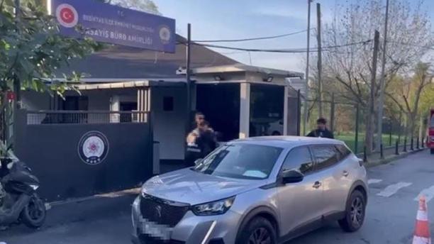 Kağıthanede dürümcüye İntikam saldırısı düzenleyen şüphelinin evinin kurşunlandığı anlar kamerada