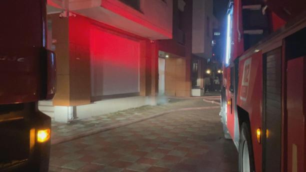 Zeytinburnu’nda site otoparkında yangın: 5 araç zarar gördü