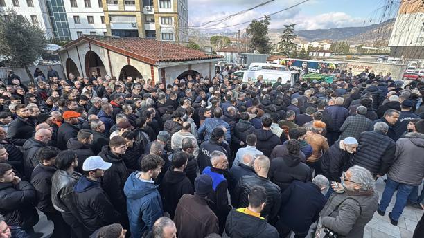 Antalya’daki otobüs kazasında ölen Sudem, toprağa verildi