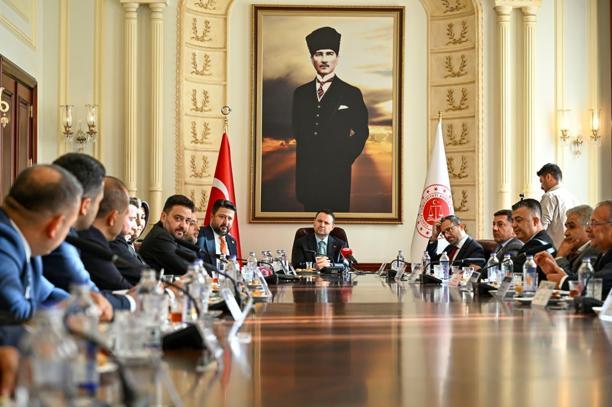 Bakan Gürlek, Nevşehir heyeti ile bir araya geldi