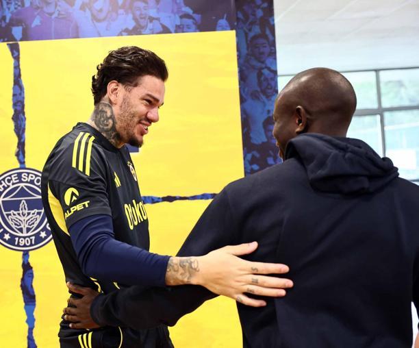 NGolo Kante, Fenerbahçede ilk antrenmanını yaptı