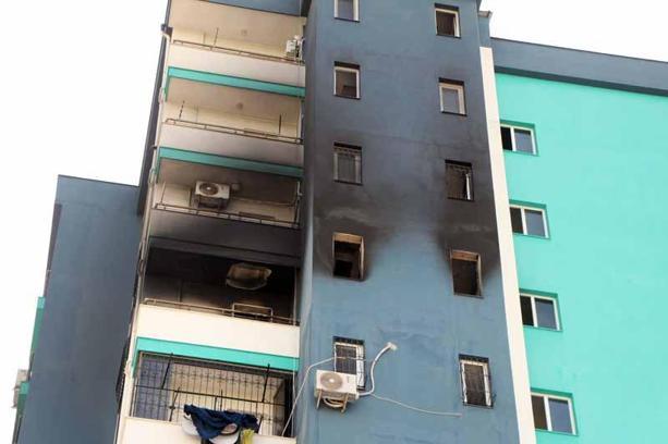 Baba ile bebeğinin kurtarıldığı yangını, komşuları çıkarmış