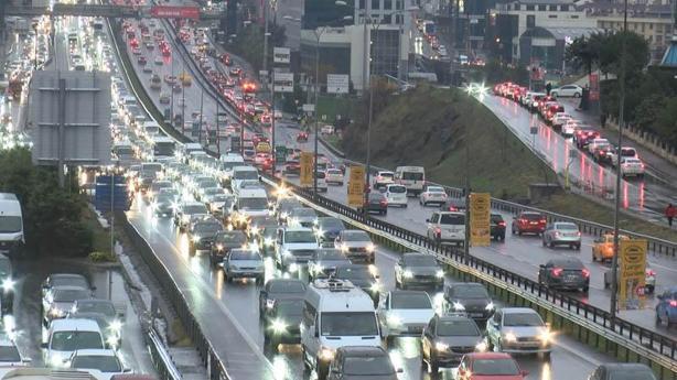 İstanbulda trafik yoğunluğu yüzde 78e ulaştı