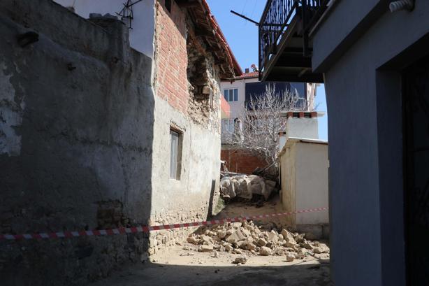 Denizlide 5.1 büyüklüğünde deprem