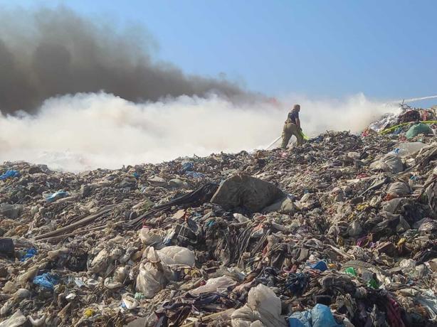 Silivride çöp döküm sahasında çıkan yangın söndürüldü