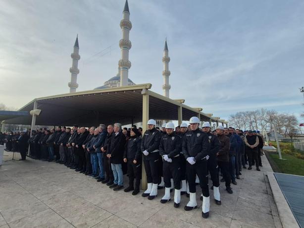 Kazara kendini vuran polis memuru için emniyette tören