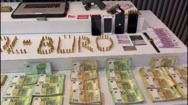 Alman vatandaşlarını telefonla arayıp dolandıran 10 örgüt üyesi İstanbulda yakalandı