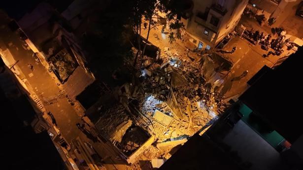 Beyoğlu’nda 5 katlı metruk bina çöktü; arama çalışmaları tamamlandı