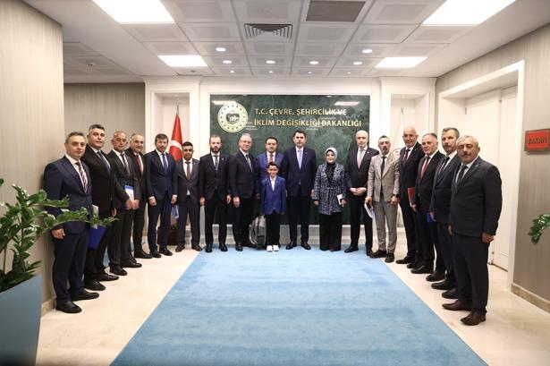 Bakan Kurum’a Kütahya’dan hemşehrilik beratı