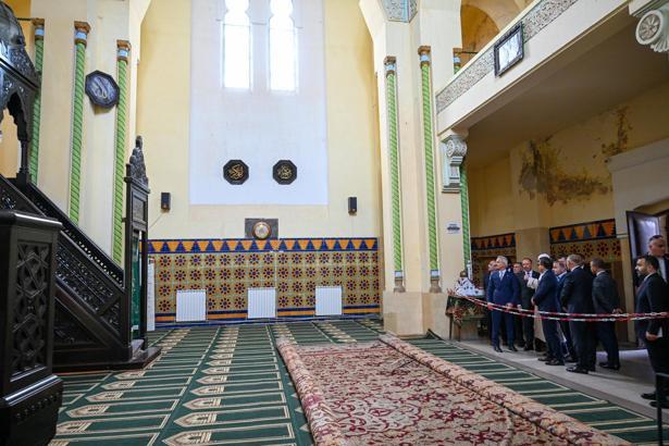 Bakan Uraloğlu, Romanyada