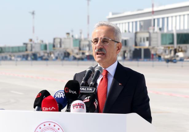 Bakan Uraloğlu: Antalya’nın uluslararası havacılıkta marka haline gelmesi için önemli bir adım attık
