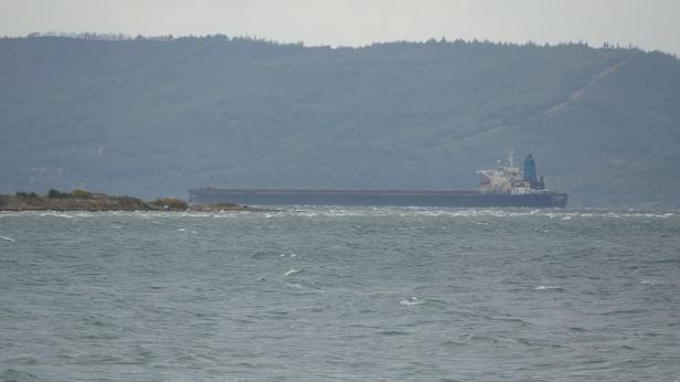 Çanakkalede gemi arızası; boğaz trafiği kuzey-güney tek yönlü trafiğe açıldı