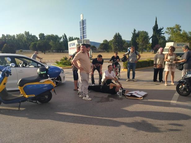 Otomobil ile çarpışan motosikletli yaralandı