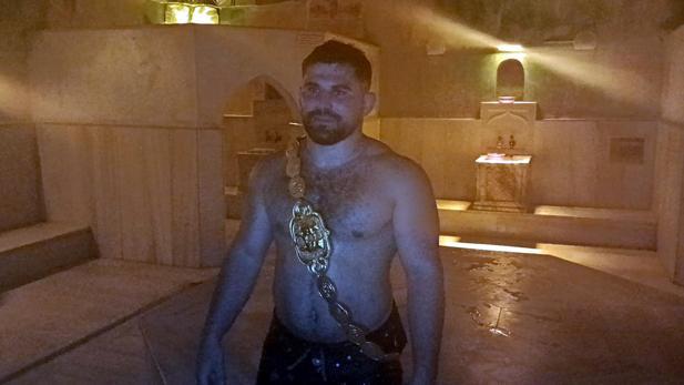 Kırkpınar başpehlivanı Erkan Taş, hamam geleneğini sürdürdü