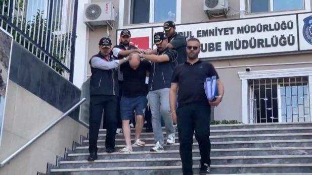 İstanbulda banka güvenlik koordinatörüyüm diyerek 22 milyon lira dolandıran şüpheliler yakalandı