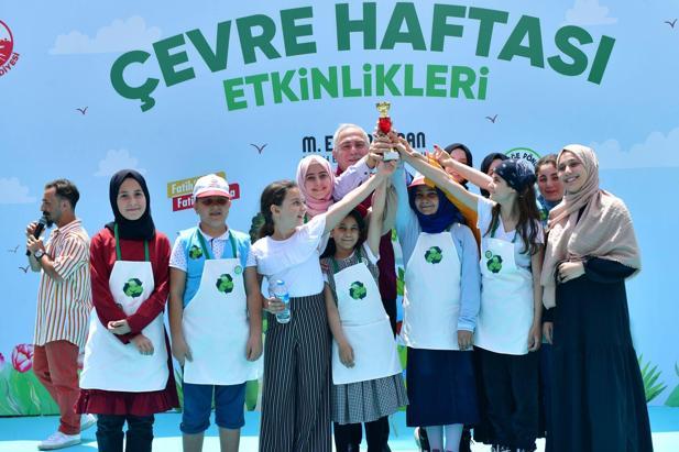 Balat’ta 300 çevre dostu çocuk çöp ve atık topladı