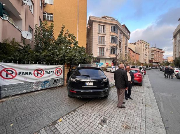 Kağıthane’de düştüğü araç üzerinden geçip duvara sıkıştırdı: Sinema gibi