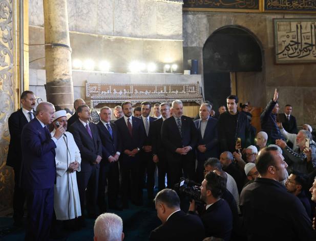 Cumhurbaşkanı Erdoğan, cuma namazını Ayasofya-i Kebir Cami-i Şerifinde kıldı