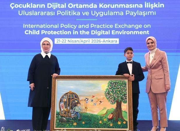 Emine Erdoğan: Teknoloji şirketlerinin hesap verebilir olmaları zorunluluktur