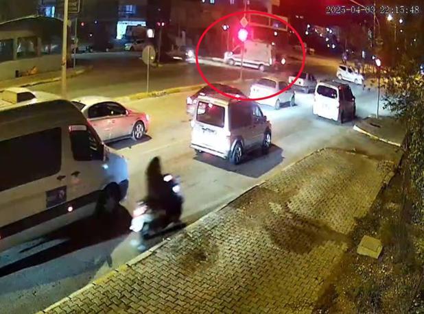 Ambulansla cipin çarpıştığı kaza kamerada; 9 yaralı